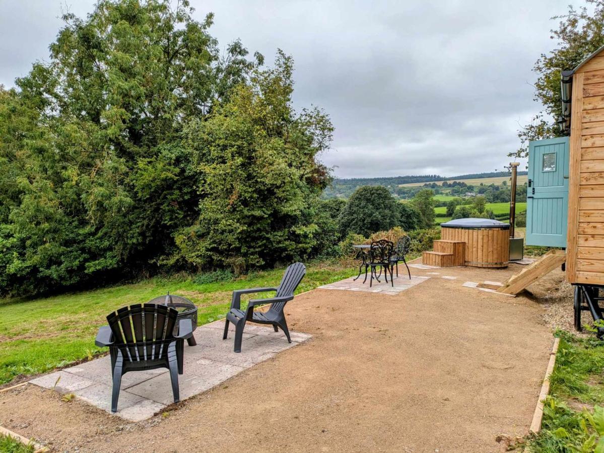 Romantic Nature Retreat, Luxury Glamping & Stargazing Views - Dragonfly Shepherd Hut Yarpole Экстерьер фото